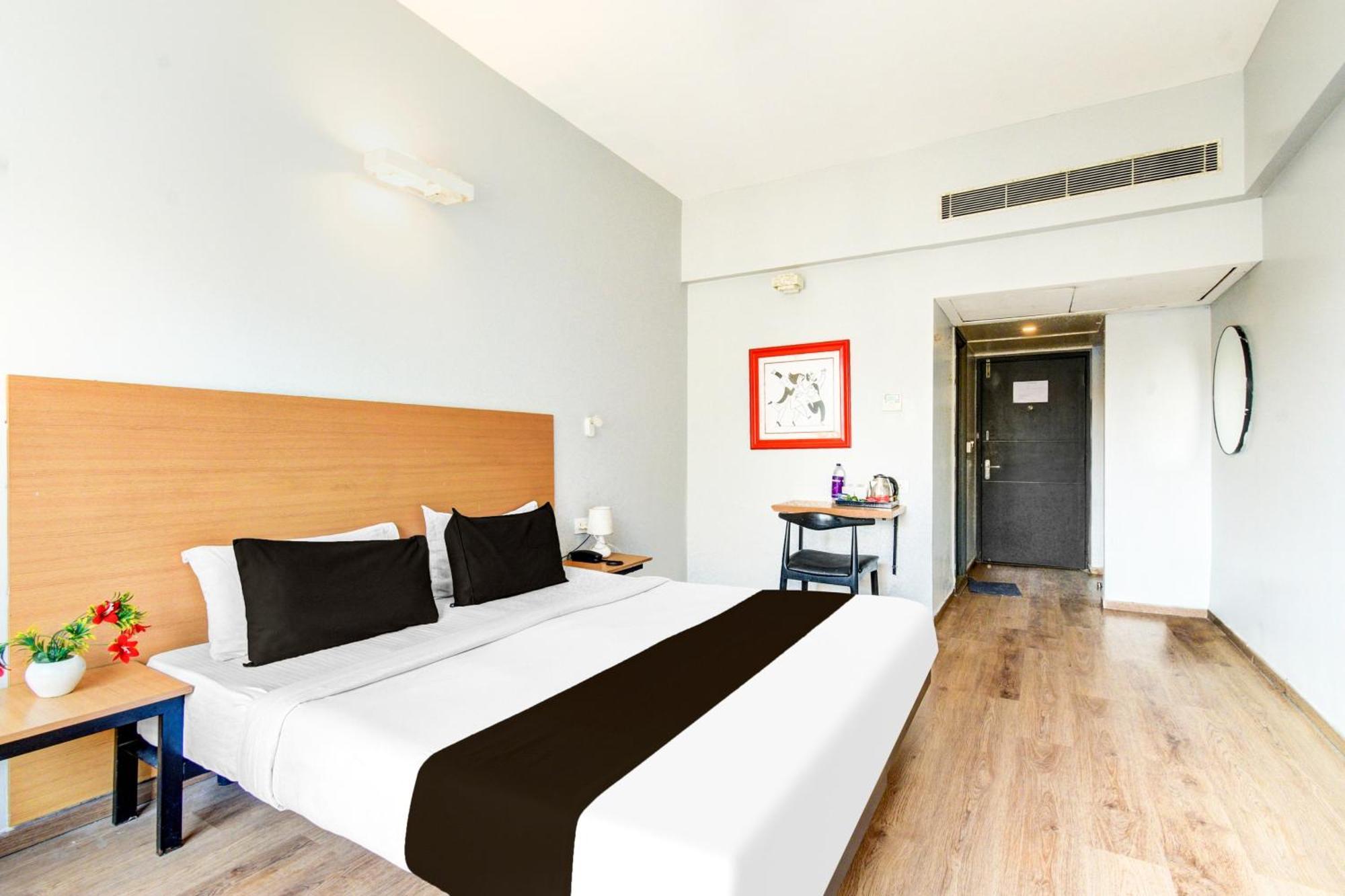 מלון היידראבד Super Townhouse Lakdikapul מראה חיצוני תמונה